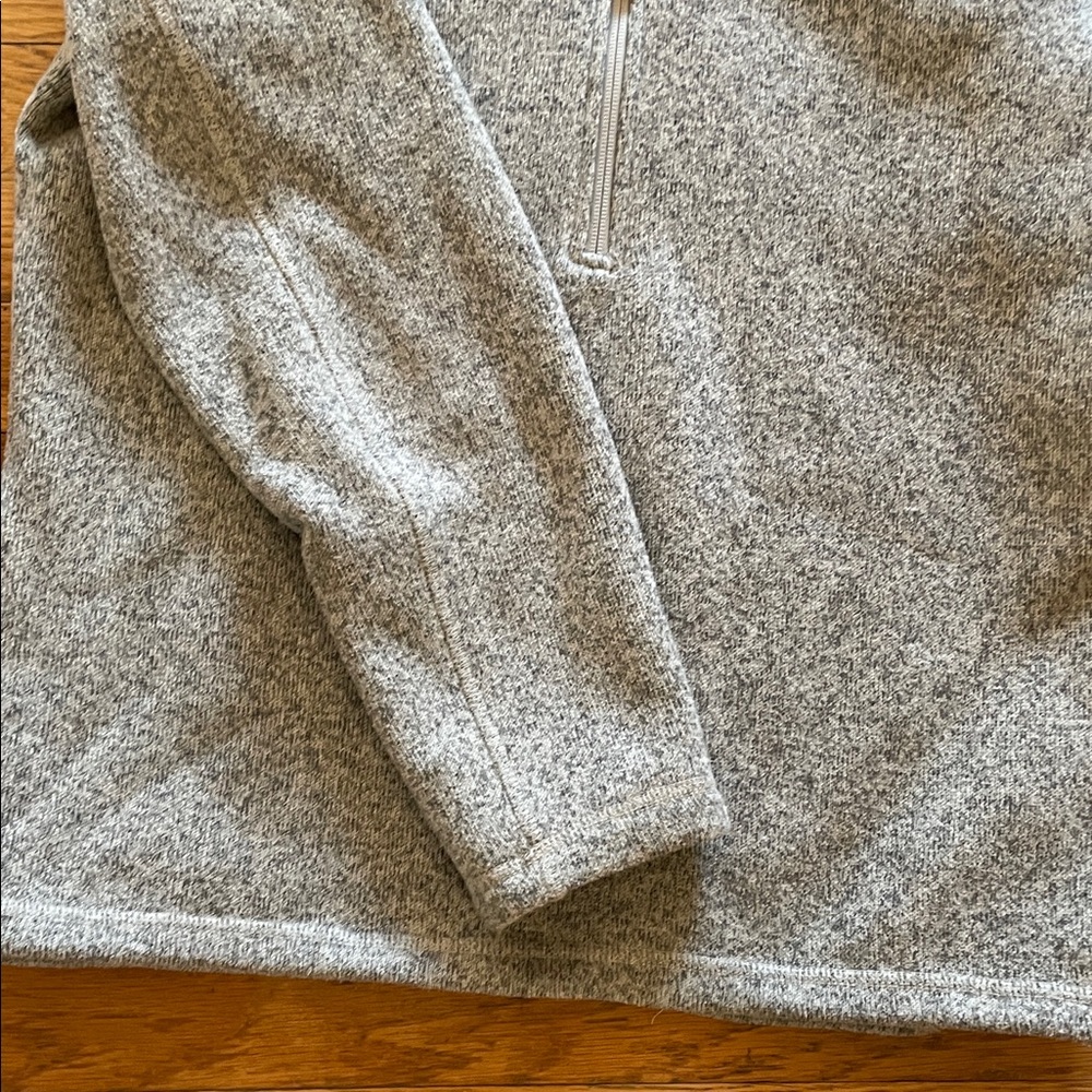 The North Face Men's Half-Zip Pullover in Heather Gray - Picture 6 of 9